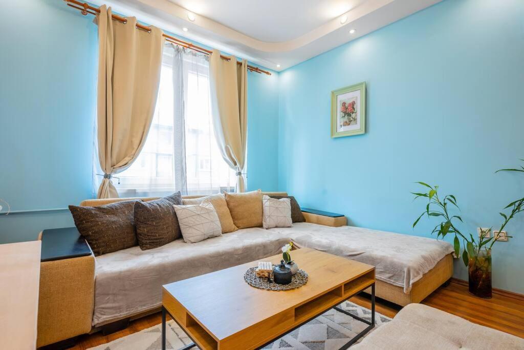 Spacious 3Bd Central Apartment София Экстерьер фото