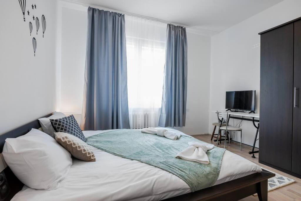 Spacious 3Bd Central Apartment София Экстерьер фото