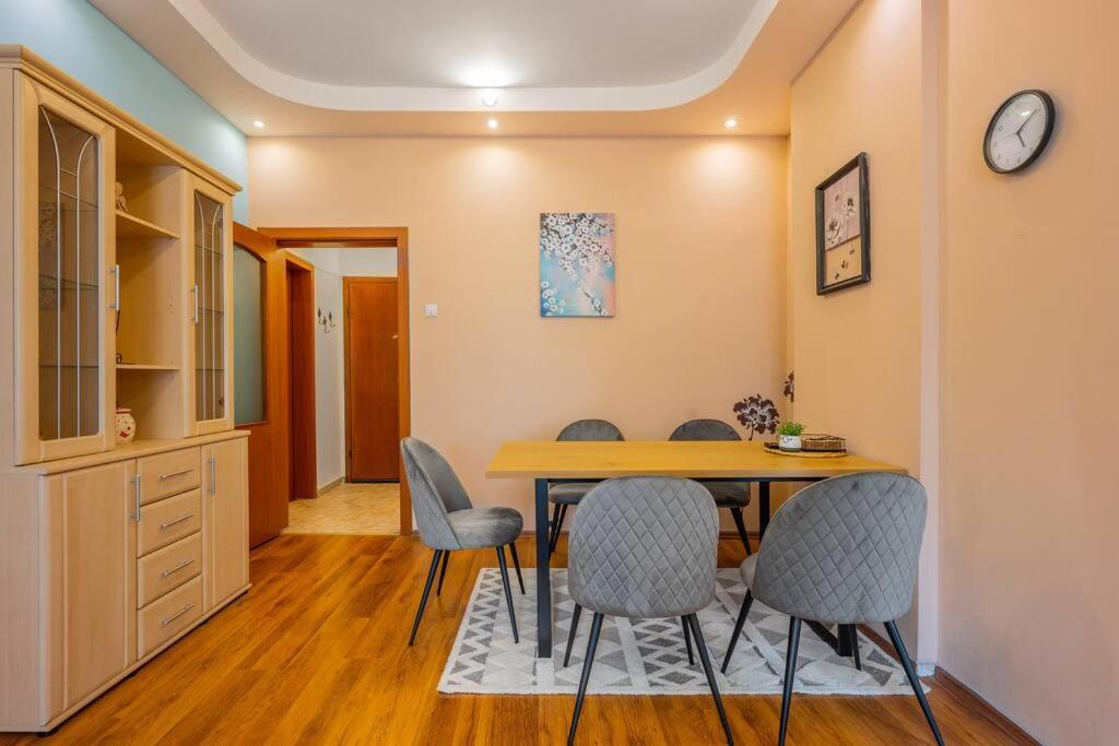 Spacious 3Bd Central Apartment София Экстерьер фото