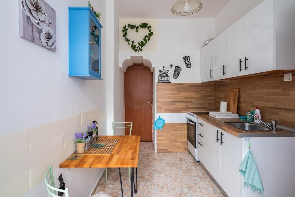 Spacious 3Bd Central Apartment София Экстерьер фото